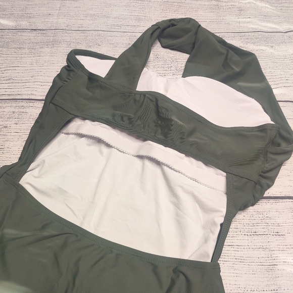 🆕 BeVogue - One Piece Swimsuit - Picture 7 of 9